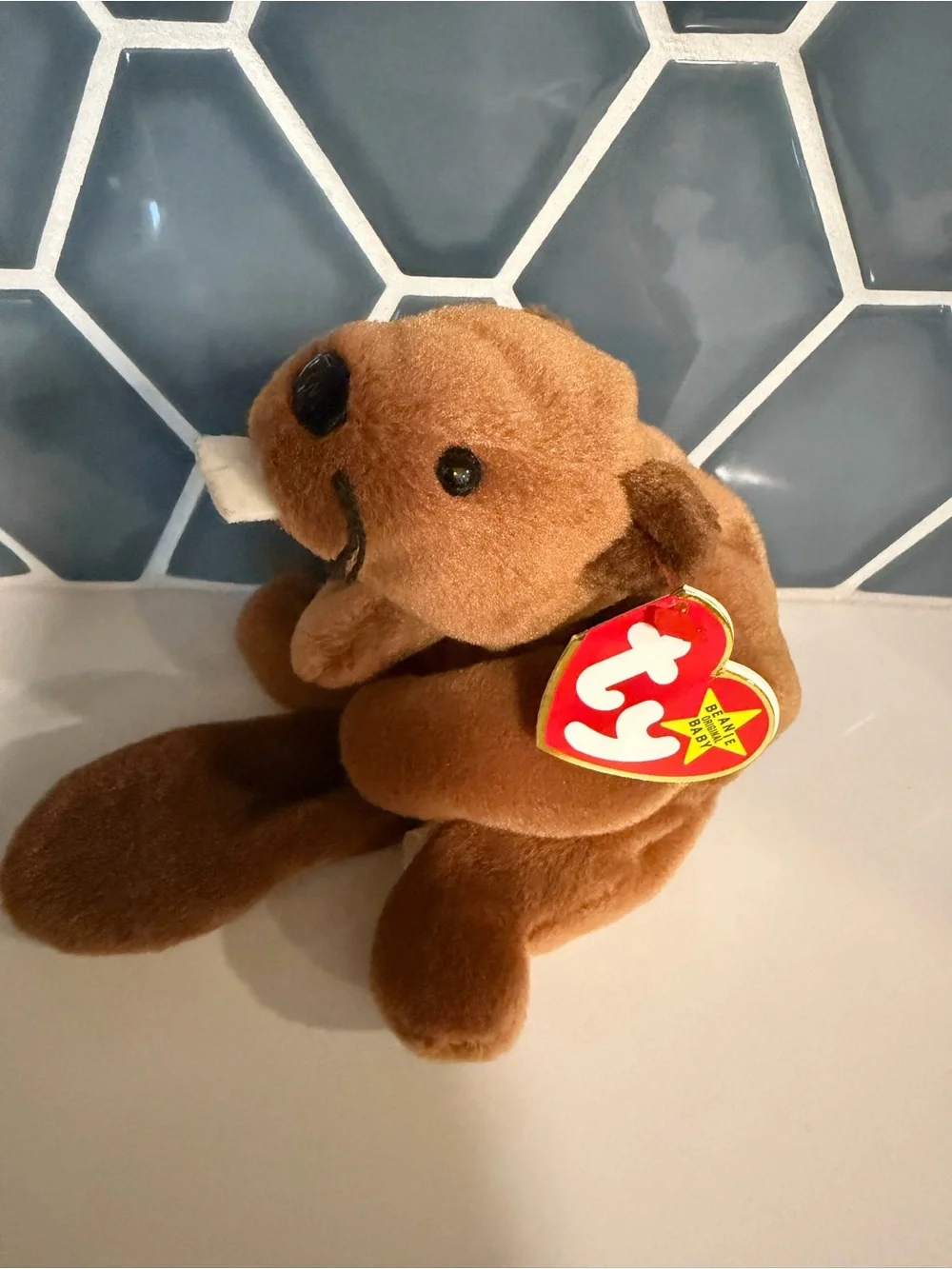 Vintage Ty Beanie Baby - Bucky the Beaver (Style 4016) - Retired 1995